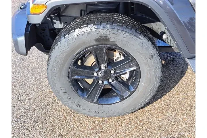 $31608 : Jeep Wrangler Unlimited 2022 image 9