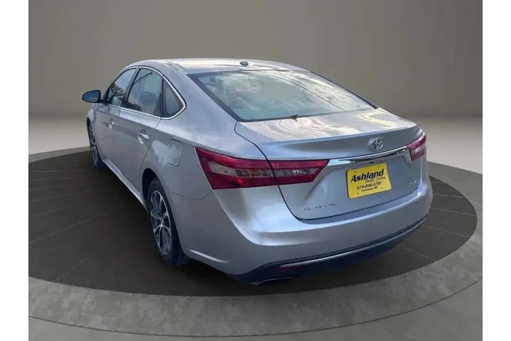 $15900 : 2018 Avalon Limited image 5