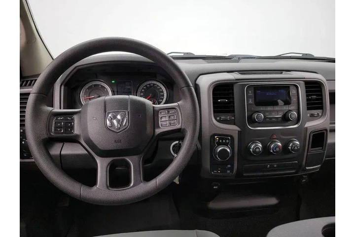 $26998 : Ram 1500 Classic 2020 4x4 Tr image 9