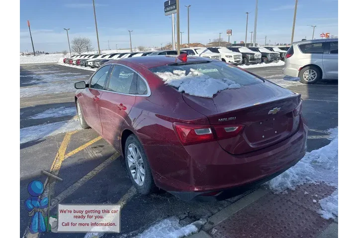 $17462 : Chevrolet Malibu 2023 LT 4dr image 2