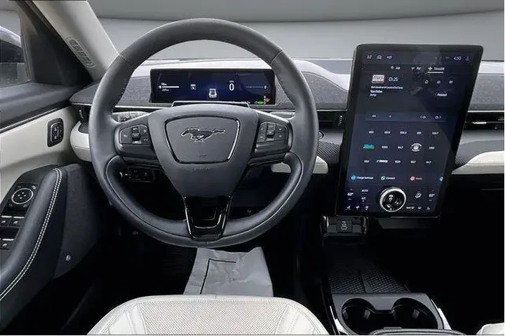 $39500 : Ford Mustang Mach-E 2025 AWD image 8