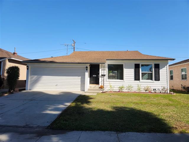 $900 : Beautiful Home...LAKEWOOD,CA image 1