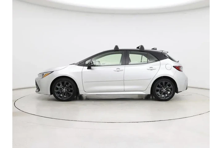 $26998 : Toyota Corolla Hatchback 202 image 3