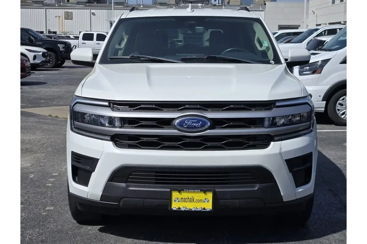 $37991 : Ford Expedition 2022 4x2 XLT image 2