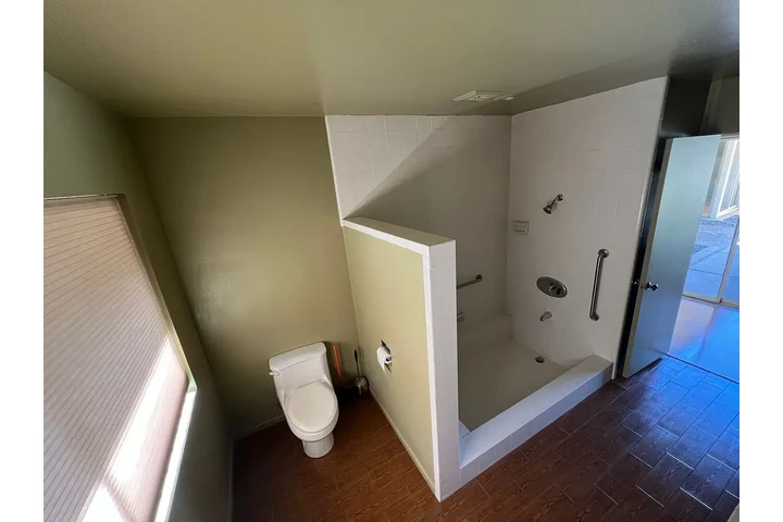$1600 : Spacious 3-bedroom home with s image 9