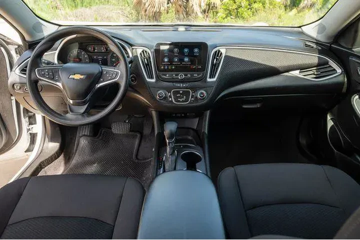 $19252 : Chevrolet Malibu 2023 LS 4dr image 7