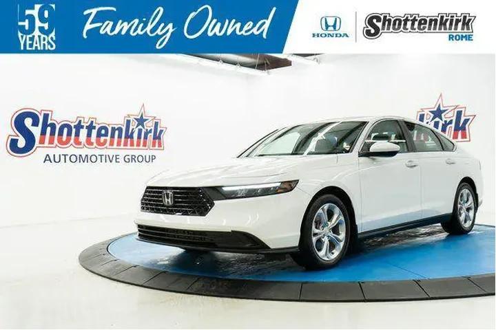 $26195 : Honda Accord 2024 LX 4dr Sed image 1