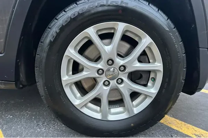 $10995 : Jeep Cherokee 2016 4x4 Latit image 7