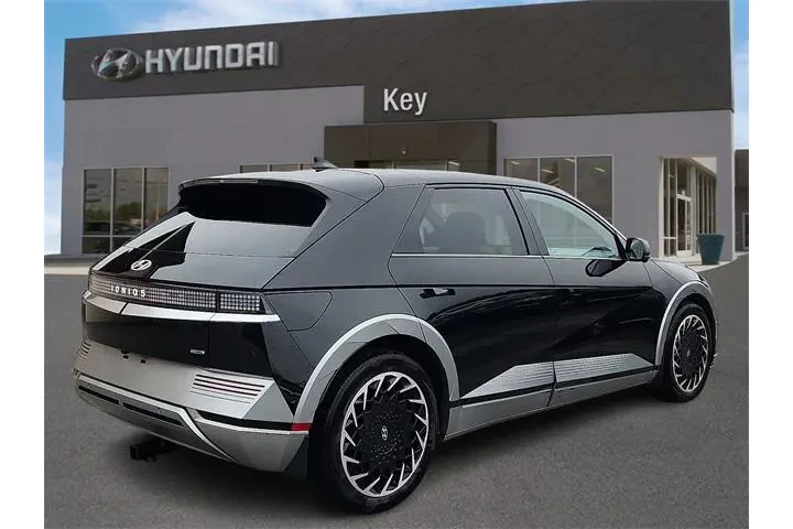 $22495 : Hyundai IONIQ 5 2022 AWD Lim image 3