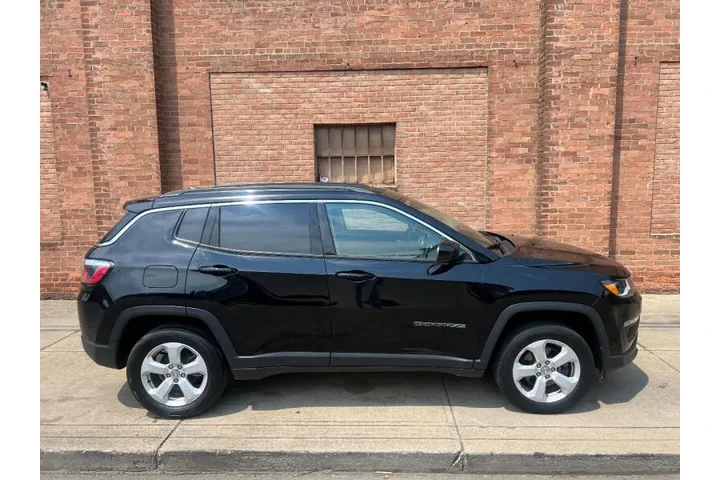 $15999 : 2018 Compass Latitude image 8