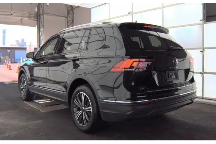 $23992 : Volkswagen Tiguan 2024 Wolfs image 4
