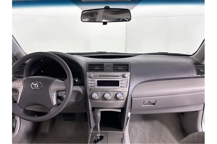 $11500 : 2010 Camry LE image 4