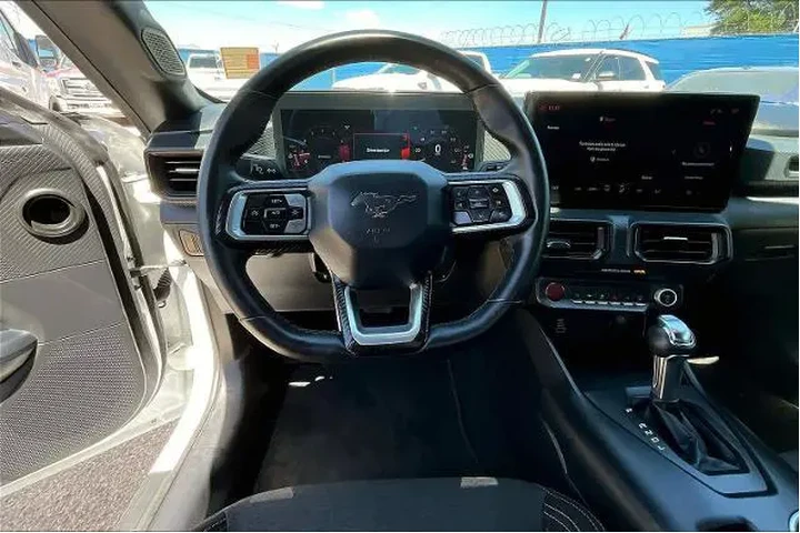 $30489 : Ford Mustang 2024 EcoBoost P image 6