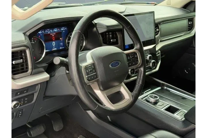$35999 : Ford Expedition 2022 4x2 XLT image 4