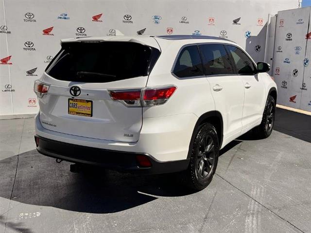 $19995 : Used 2016 Highlander FWD 4dr image 3