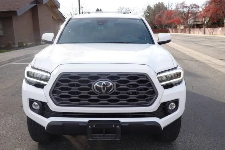 2023 Tacoma TRD Off-Road image 8