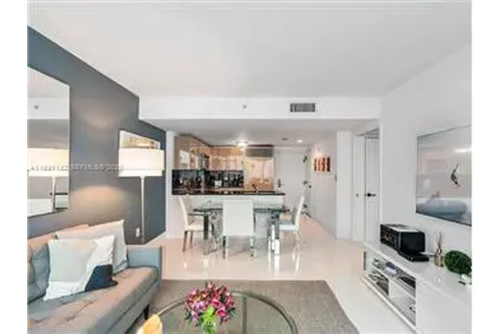 $6750 : Rental property with 1 bedro image 10