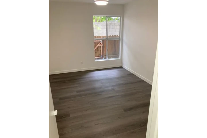 $2000 : 2Bed/2Bath Apt  for rent in LA image 8