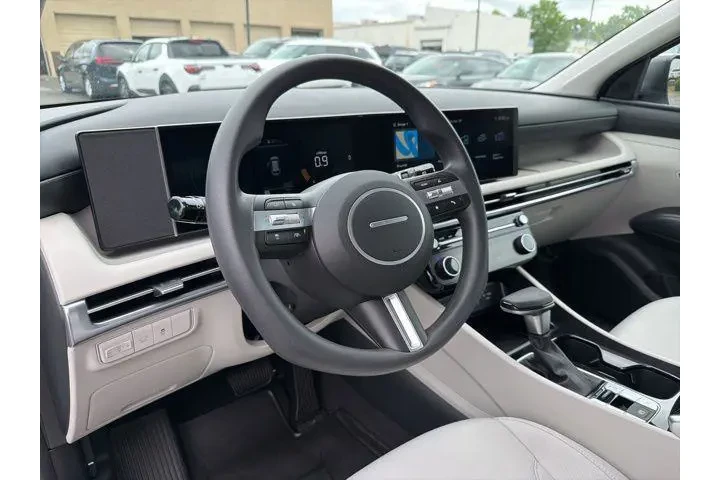 $27523 : Hyundai TUCSON 2025 SEL 4dr image 10