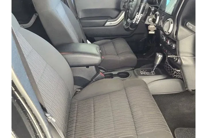 Jeep Wrangler Unlimited 2012 image 4