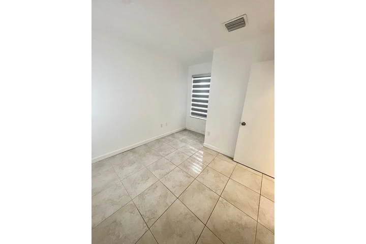 $1050 : RENTA HABITACIÓN image 9