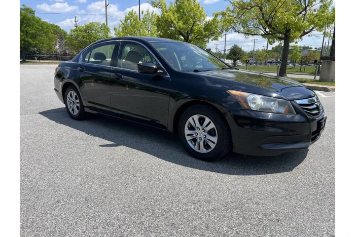 $8900 : 2012 Accord SE image 5