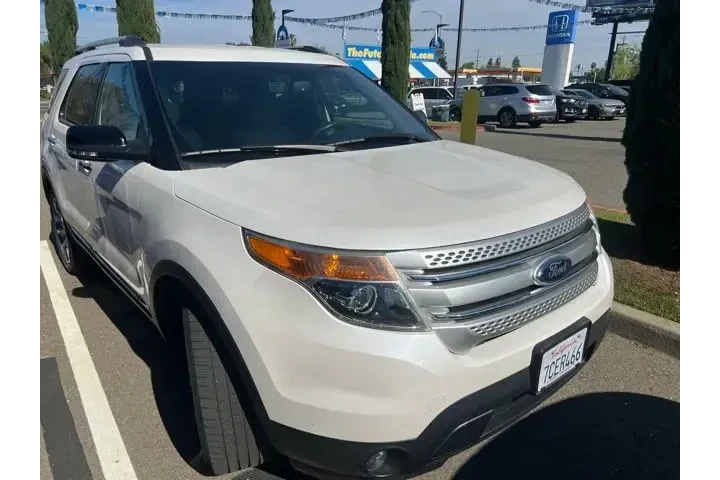 $15975 : Ford Explorer 2014 AWD XLT 4 image 3