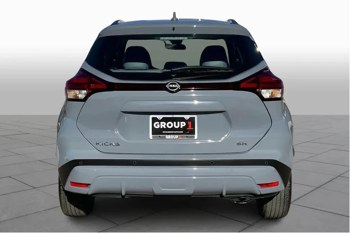 $19096 : Nissan Kicks 2023 SR 4dr Cro image 4