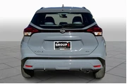 $19096 : Nissan Kicks 2023 SR 4dr Cro thumbnail