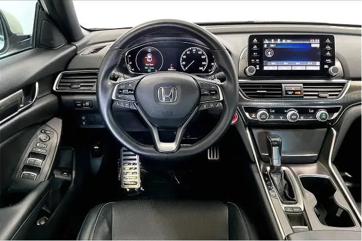 $20721 : Honda Accord 2018 Sport 4dr image 4