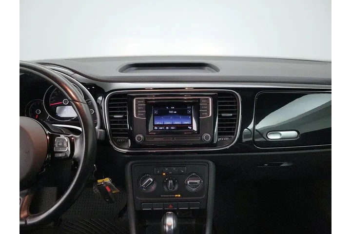 $18998 : Volkswagen Beetle Convertibl image 9