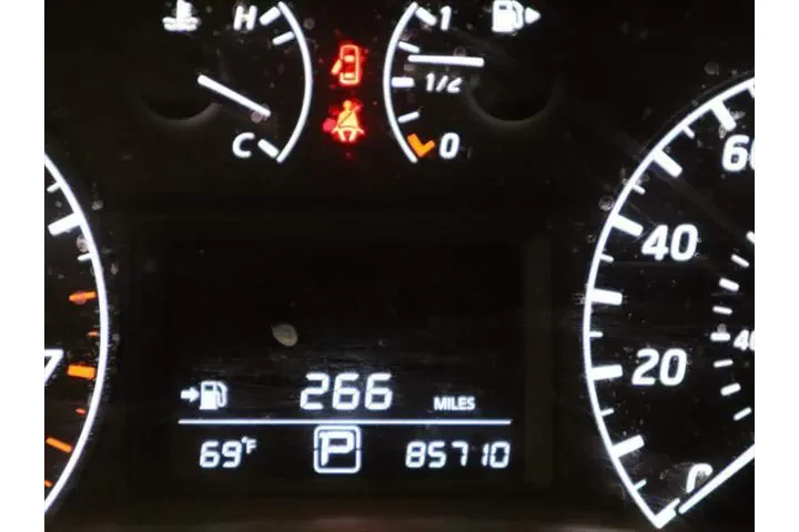 $8699 : Nissan Sentra 2017 S 4dr Sed image 5