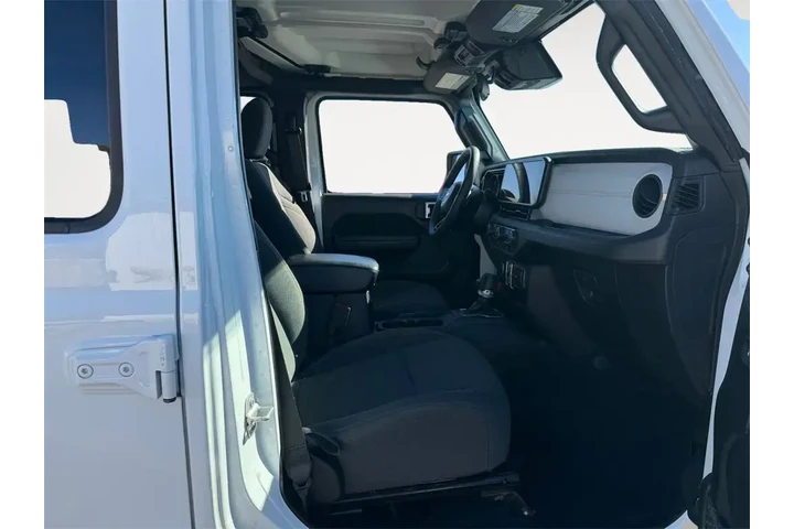 $32000 : Jeep Wrangler 2024 4x4 Jeep image 3