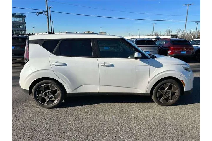 $19959 : Kia Soul 2023 EX 4dr Crossov image 3