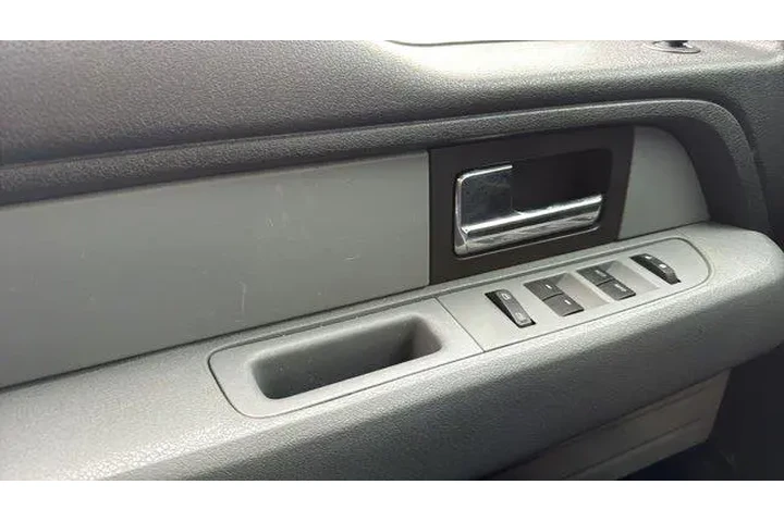 $16854 : Ford F-150 2014 4x2 STX 4dr image 10