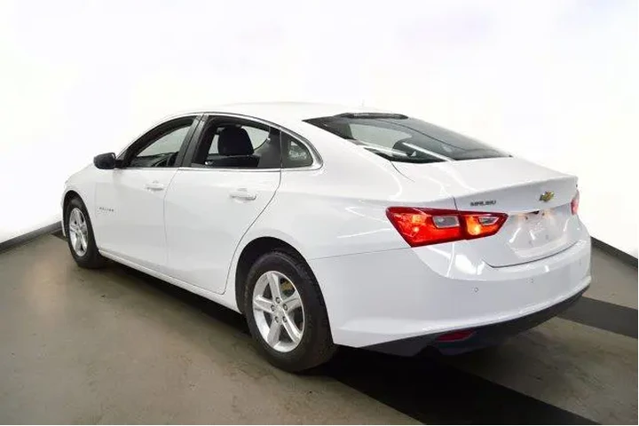 $17994 : Chevrolet Malibu 2024 LT 4dr image 5