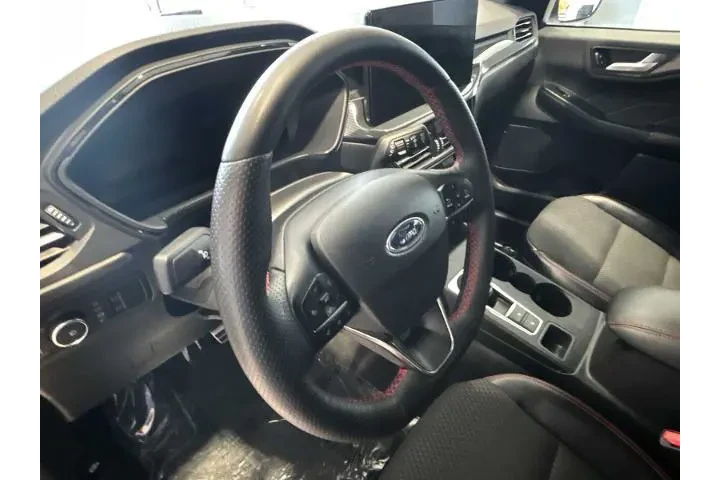 $28398 : Ford Escape 2023 AWD ST-Line image 9