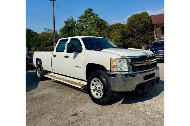 $6900 : 2013 Silverado 3500HD Work Tr image 1