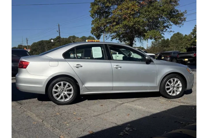 2011 Jetta SE image 10