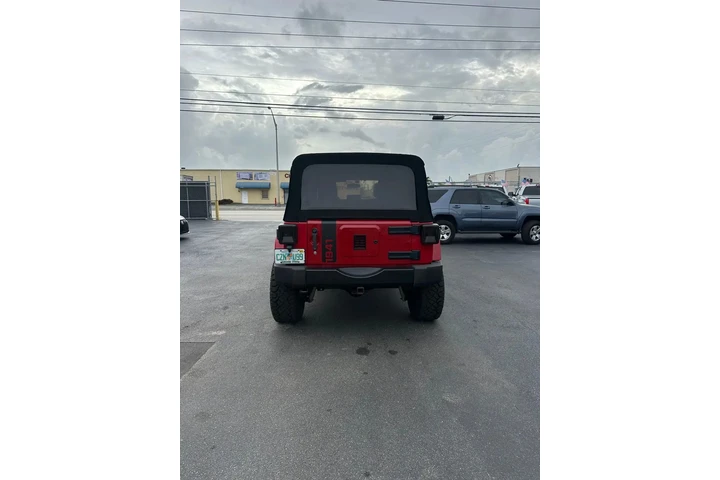 $12900 : Jeep Wrangler Unlimited Sahara image 1