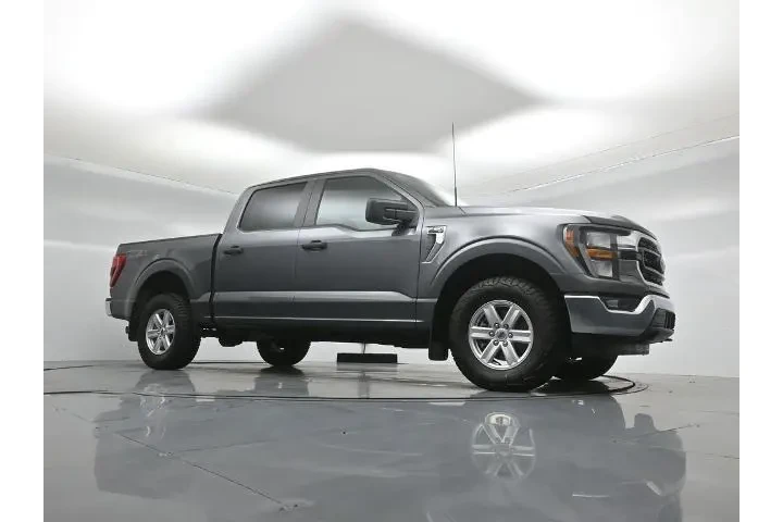 $38585 : Ford F-150 2023 4x4 XLT 4dr image 4