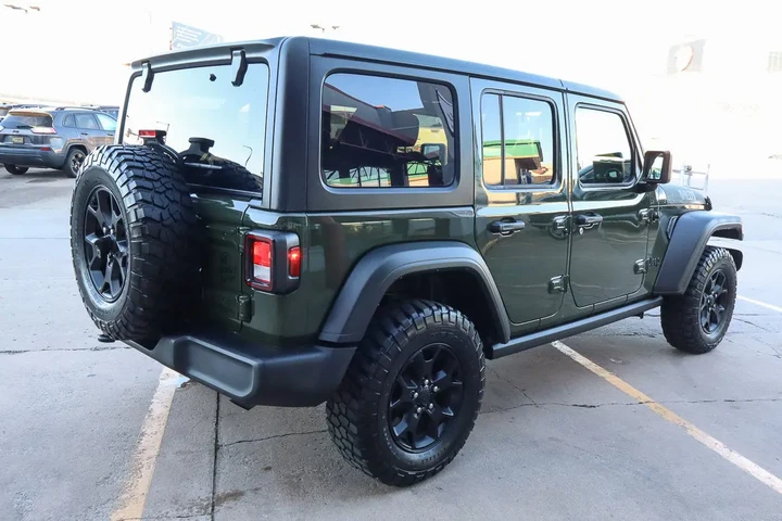 $31488 : 2022 Wrangler Unlimited Willy image 5