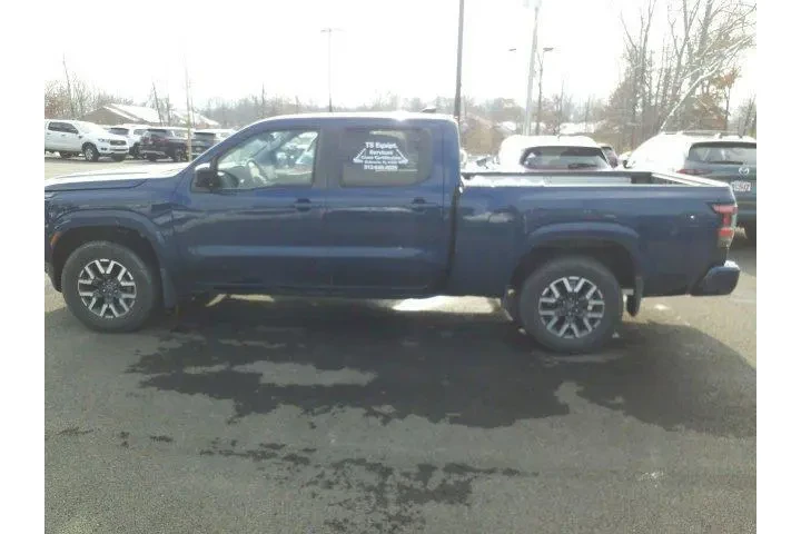 $32564 : Nissan Frontier 2023 4x4 SV image 3