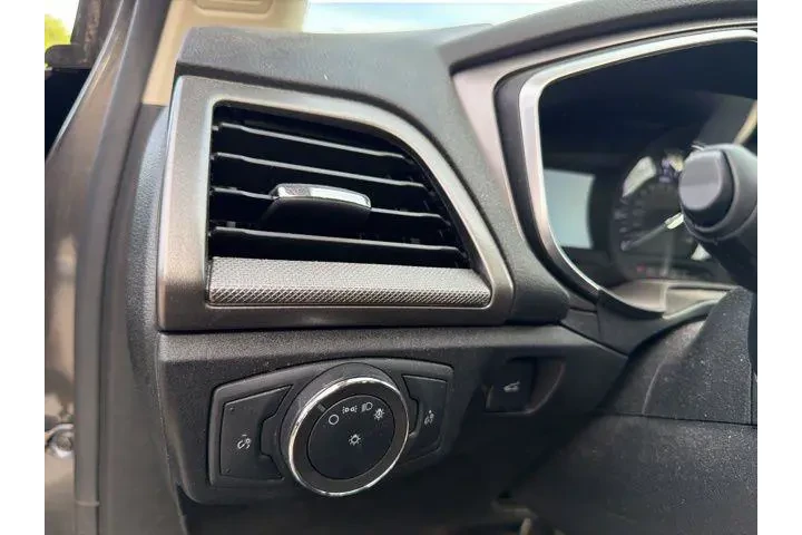 $18992 : Ford Fusion 2020 SE 4dr Seda image 6