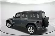 $24999 : Pre-Owned 2019 Wrangler Unlim thumbnail