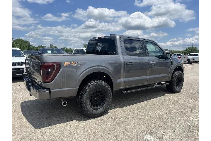 $39981 : Ford F-150 2023 4x4 XLT 4dr image 2