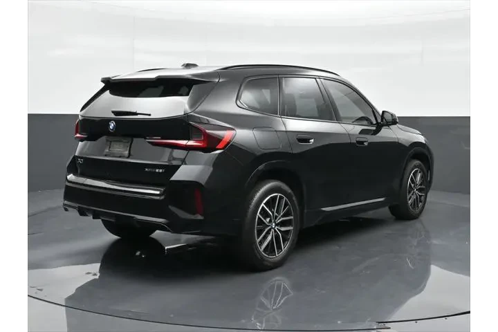 $33840 : BMW X1 2023 AWD xDrive28i 4d image 5