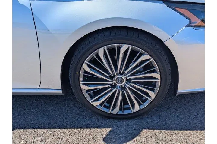 Nissan Altima 2023 2.5 SL 4d image 8