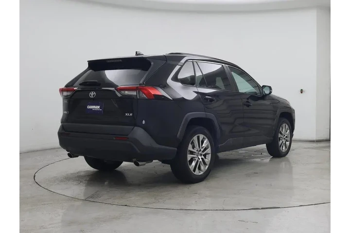 $27998 : Toyota RAV4 2021 XLE Premium image 8