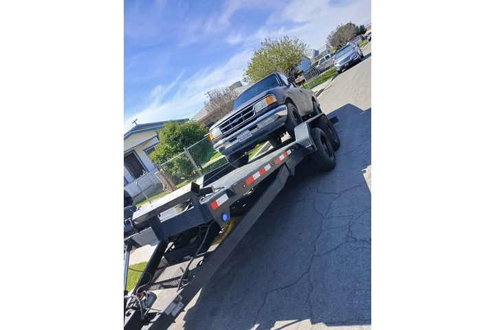 Servicio de grúa  24/7 image 2